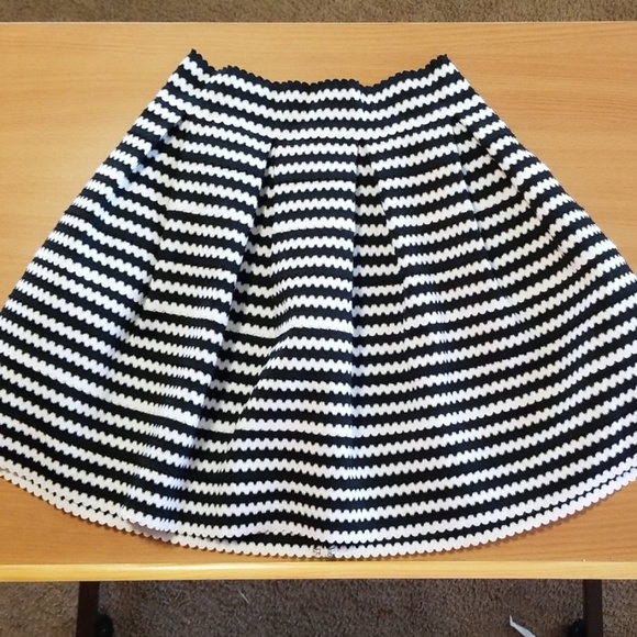 NWT Express Bandage Skirt - Picture 1 of 3